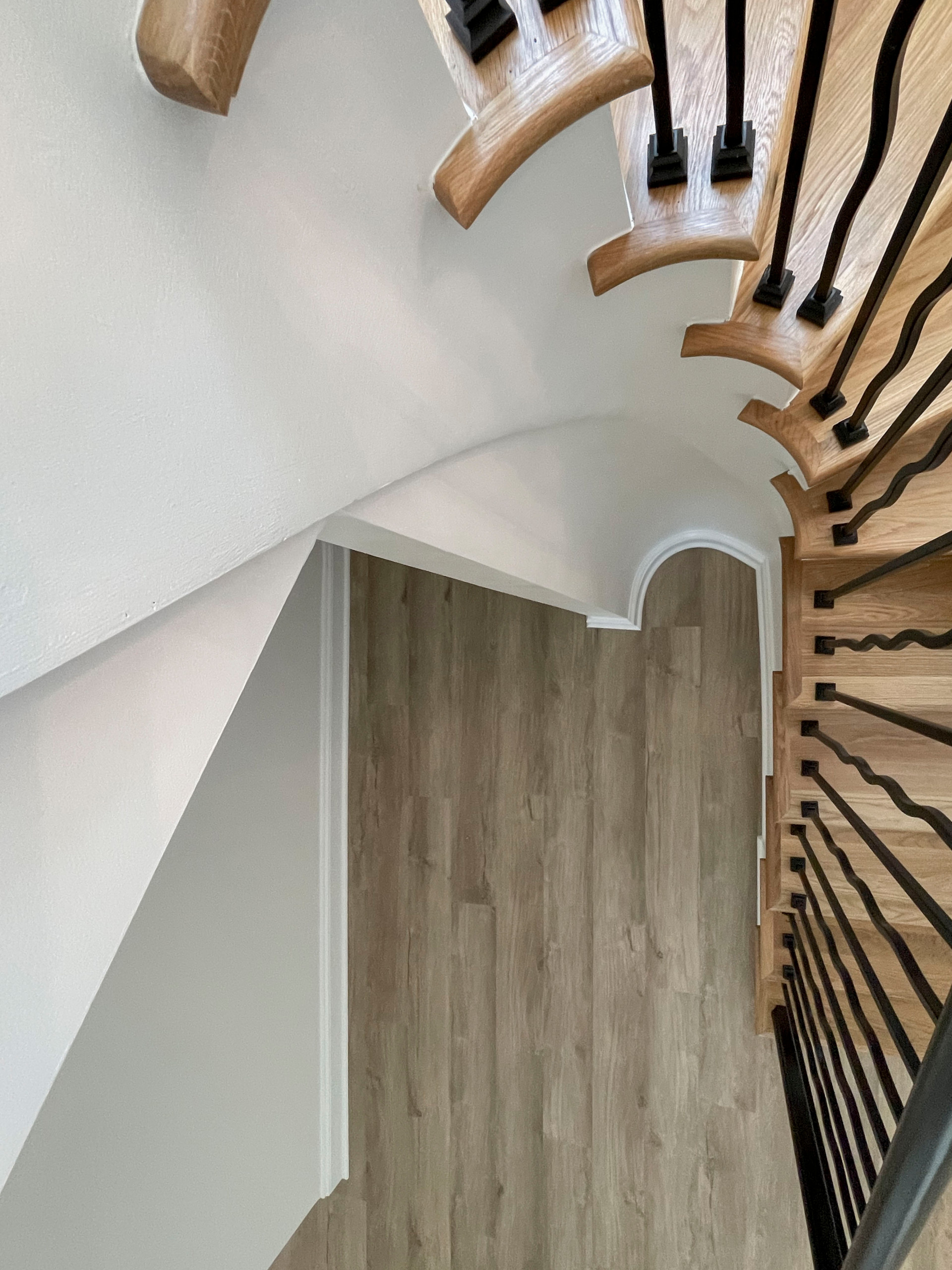 Project #106 | Winding Staircase with Modern Balustrade