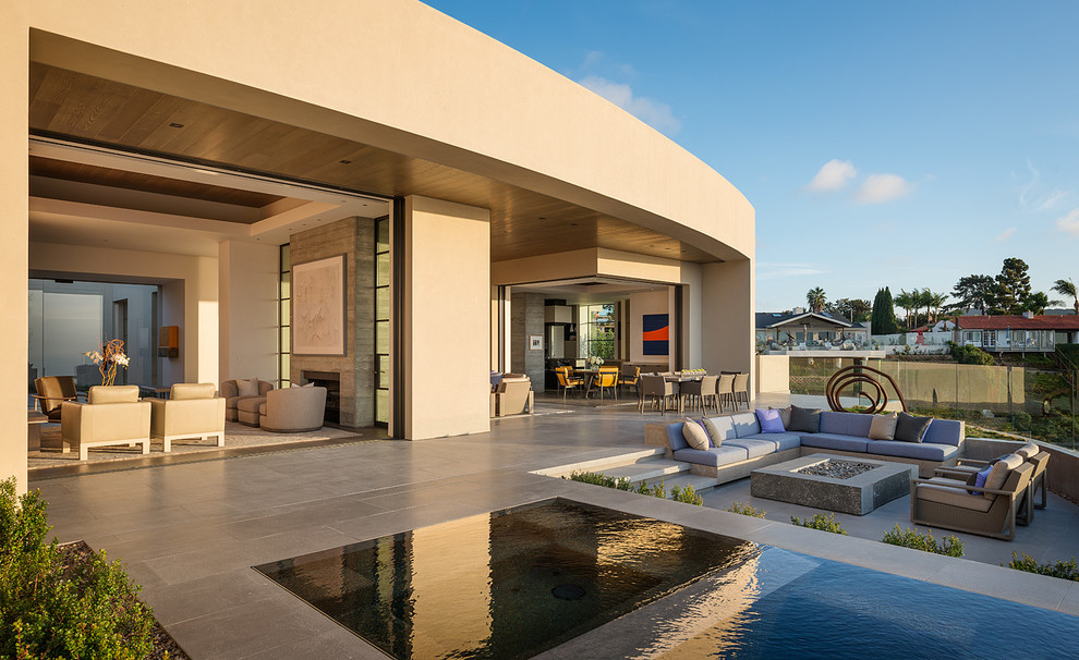 Contemporary home design in San Diego.