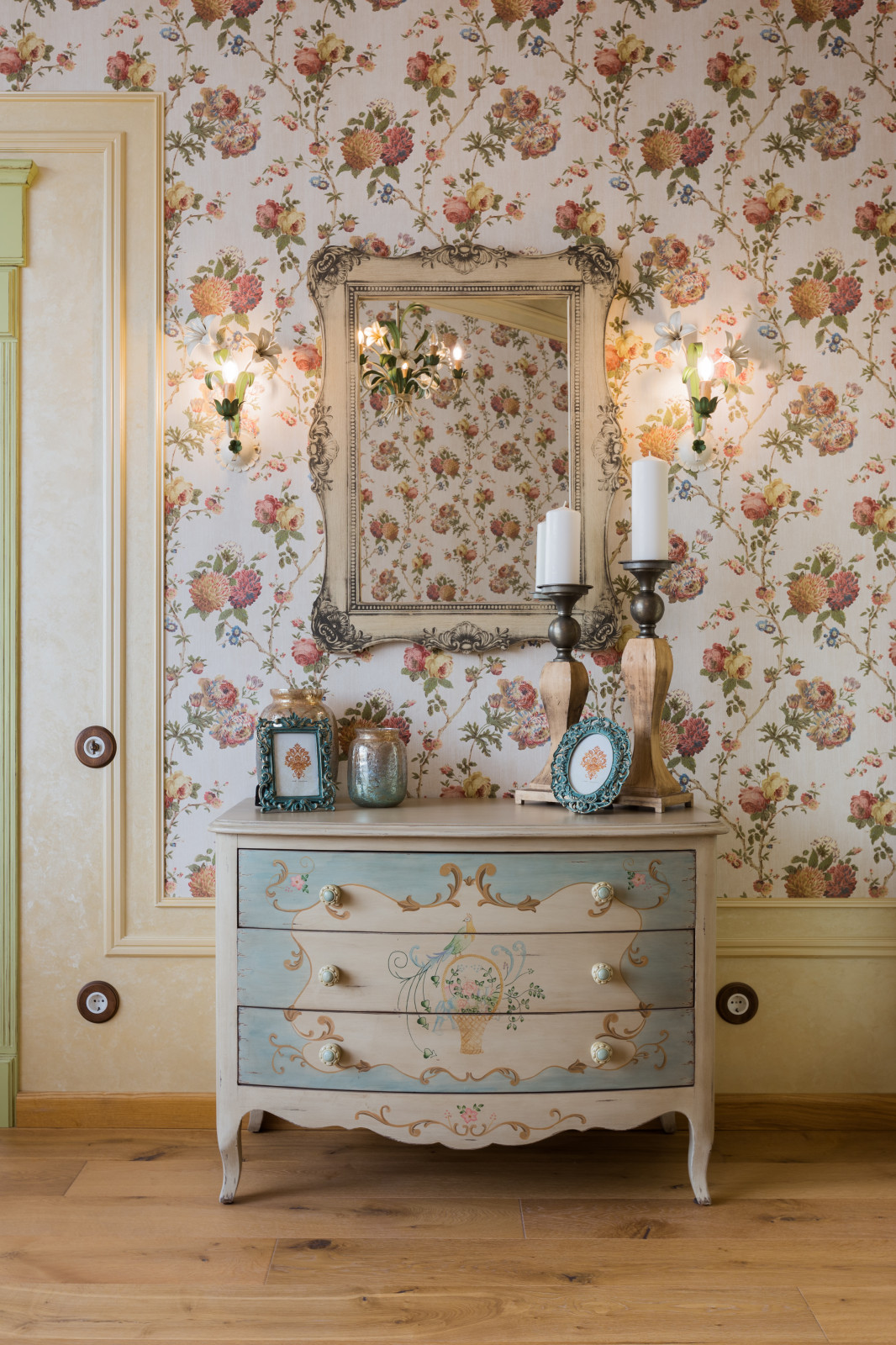 Интерьер гостевого дома в стиле Прованс. Интерьер бассейна (150 кв м)