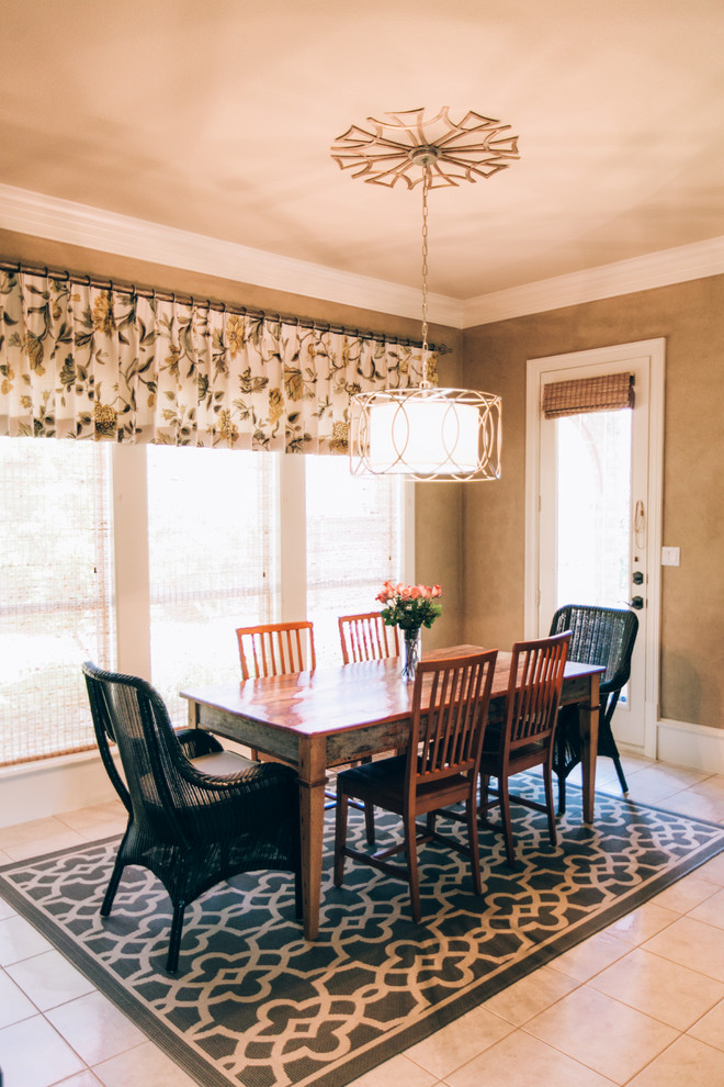 Inspiration for a transitional dining room remodel in Dallas
