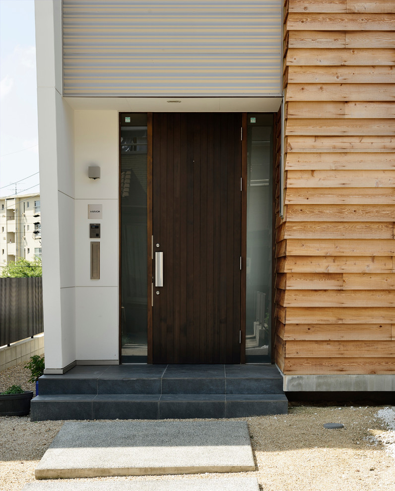 Inspiration for a modern home design in Nagoya.