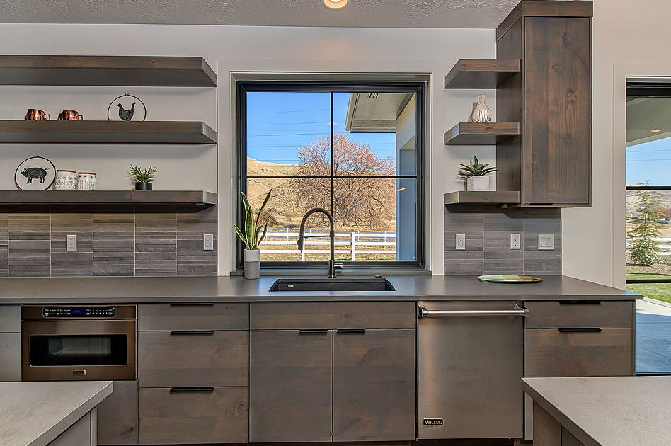 Photo of a midcentury kitchen in Boise.