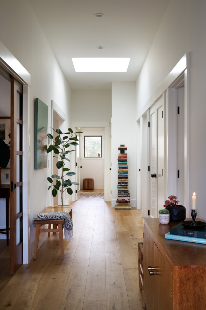 Example of a transitional hallway design in San Francisco