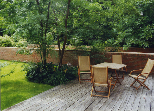 Sitzplätze im Garten: Mit Holz, Stein oder unbefestigt?