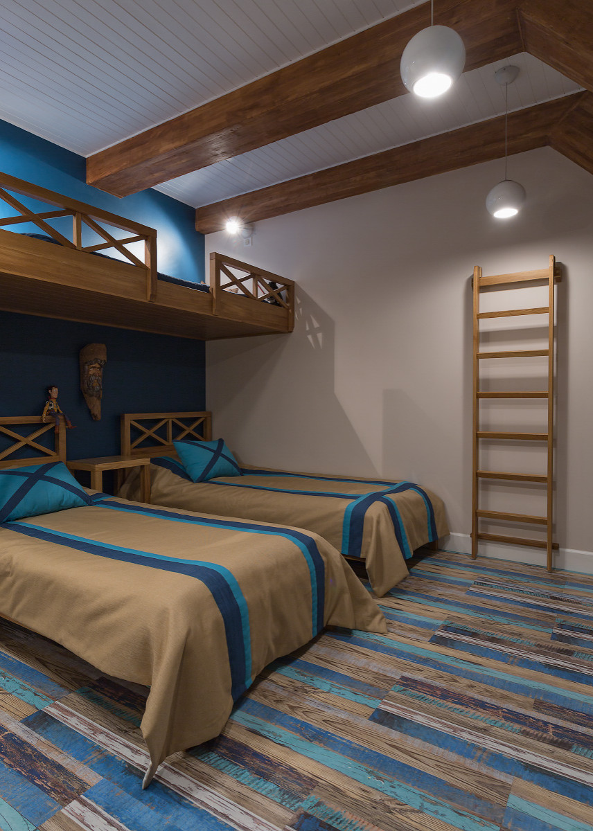 Замечательная двухуровневая квартира с фантастическим детским этажом