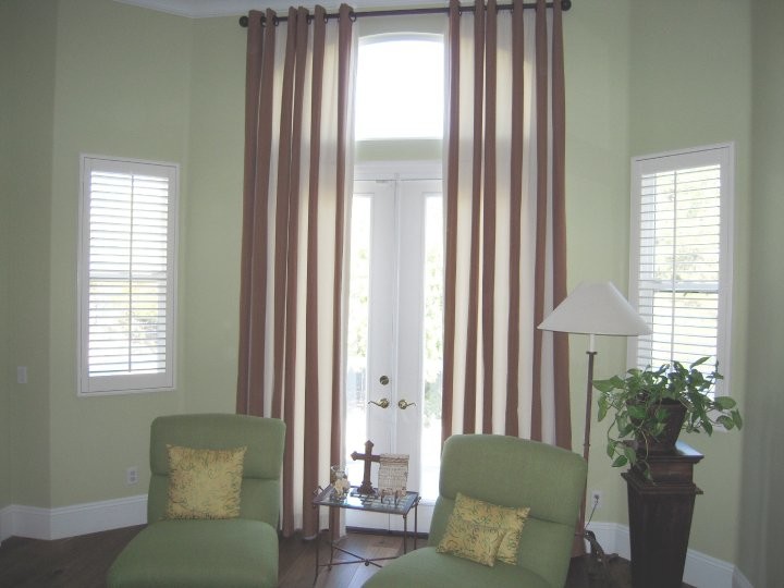 Transitional home design photo in Orange County