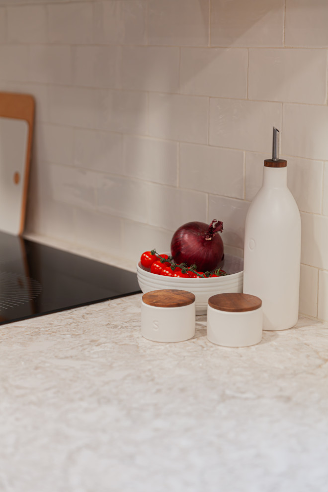Kitchen - transitional kitchen idea