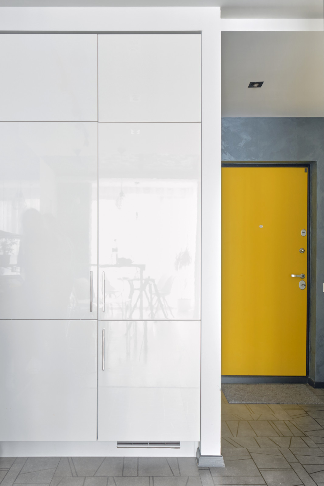 Современный интерьер для молодой семьи.