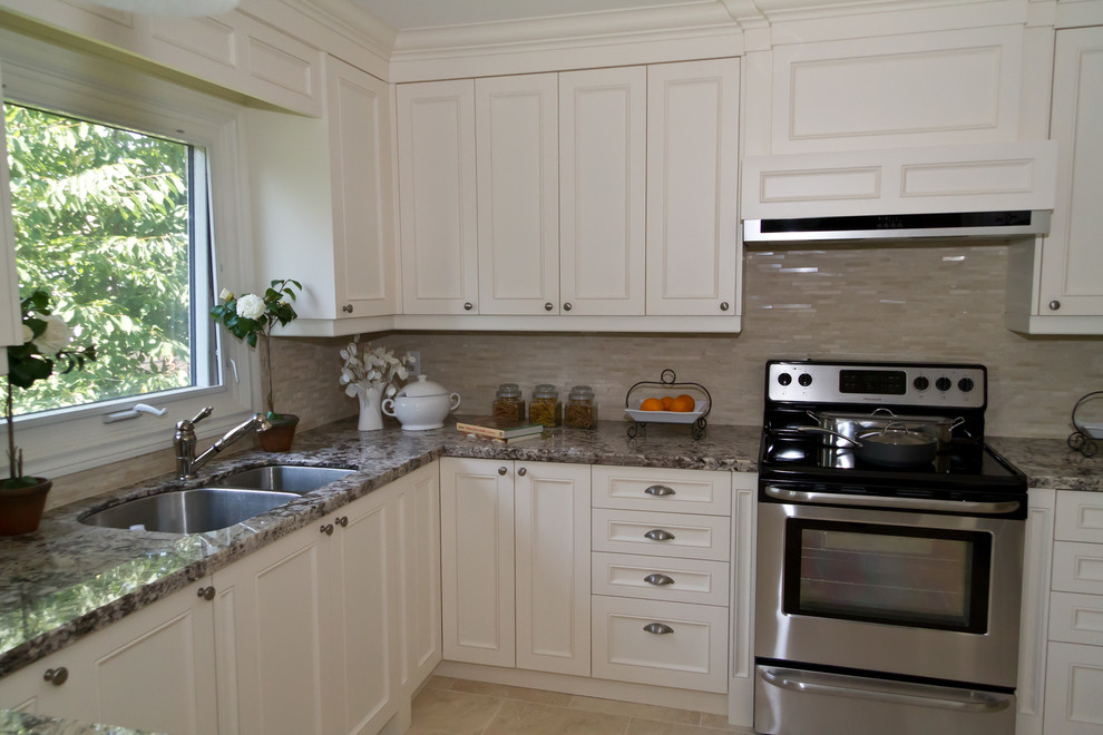 Inspiration for a transitional kitchen remodel in Toronto