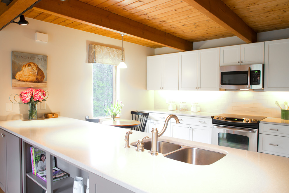This is an example of a traditional kitchen in Portland Maine.