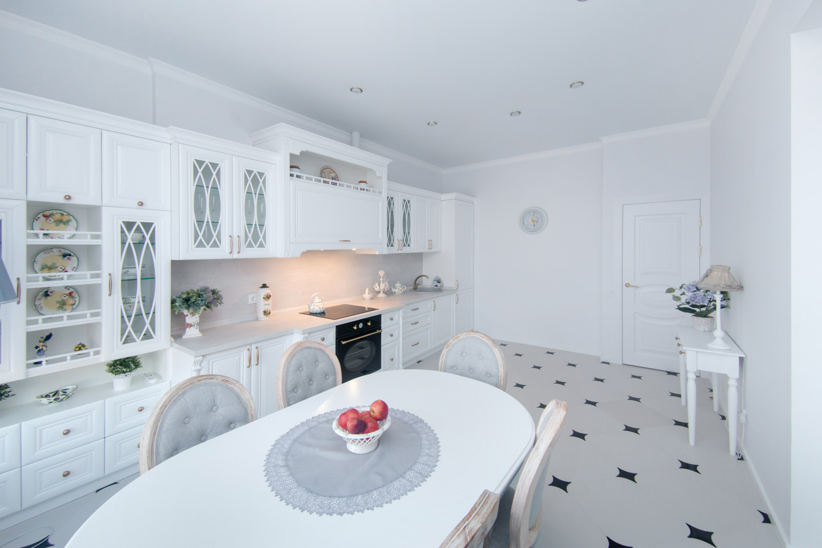 Классическая кухня из массива бука