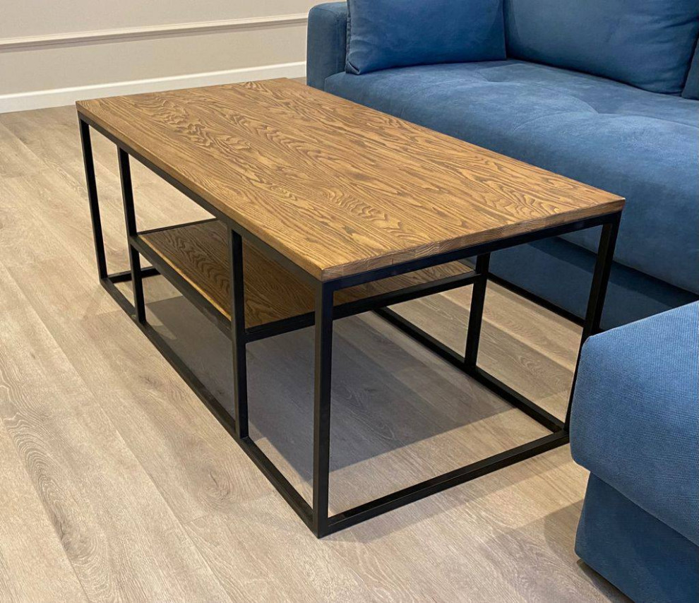 Журнальный столик из массива