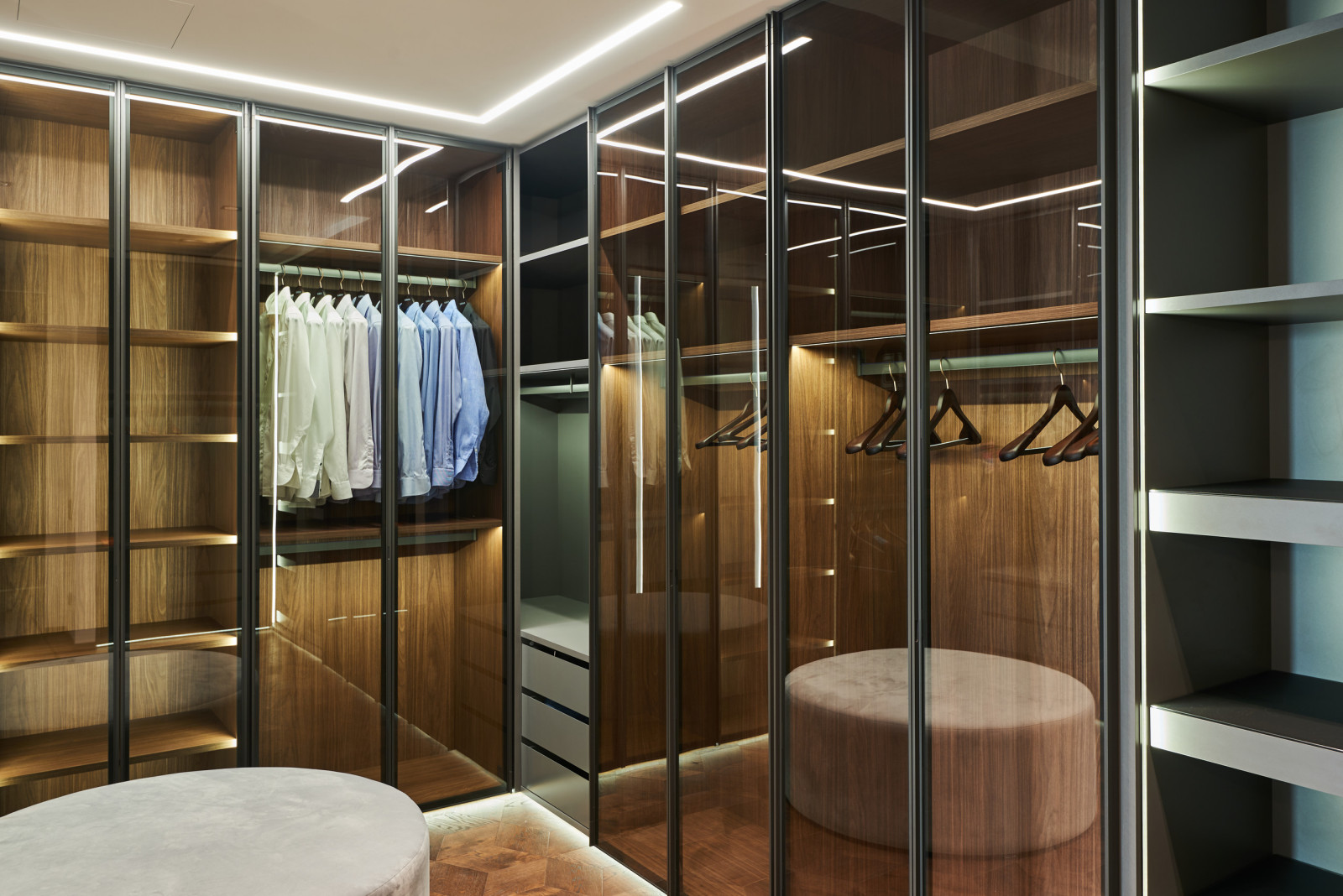 Петровский пр.2