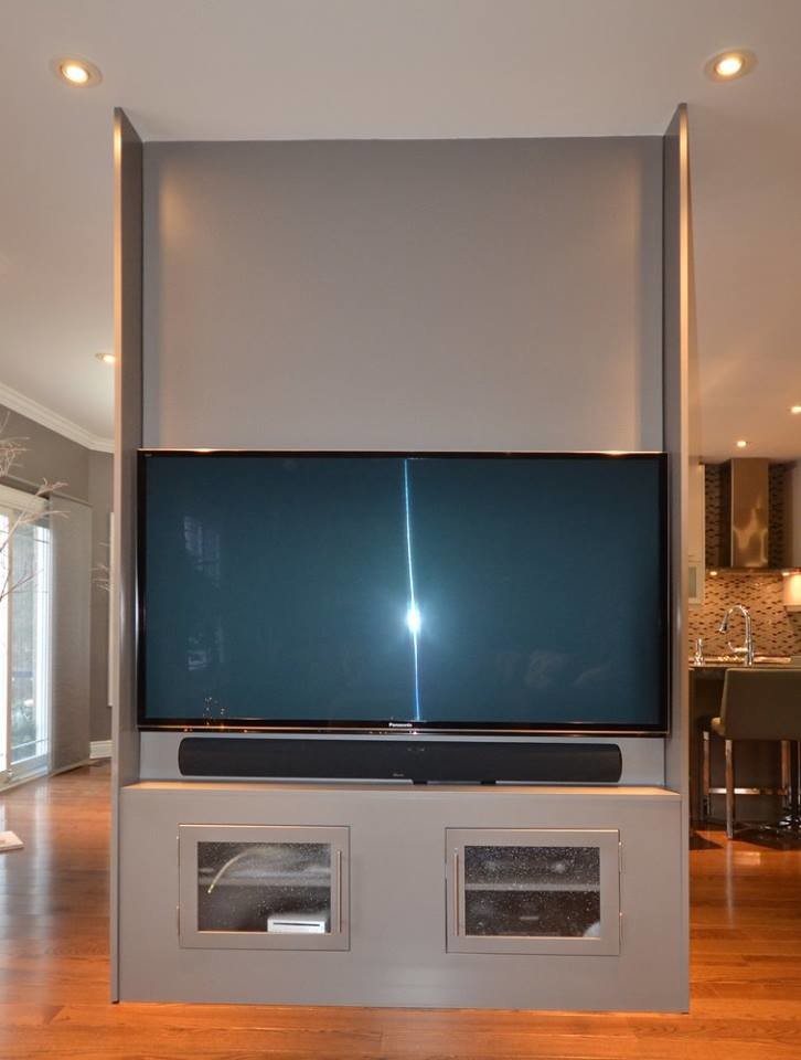 Inspiration for a transitional home design remodel in Toronto