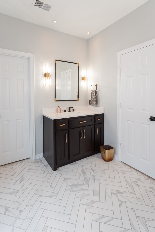Black Locust | Master Bathroom
