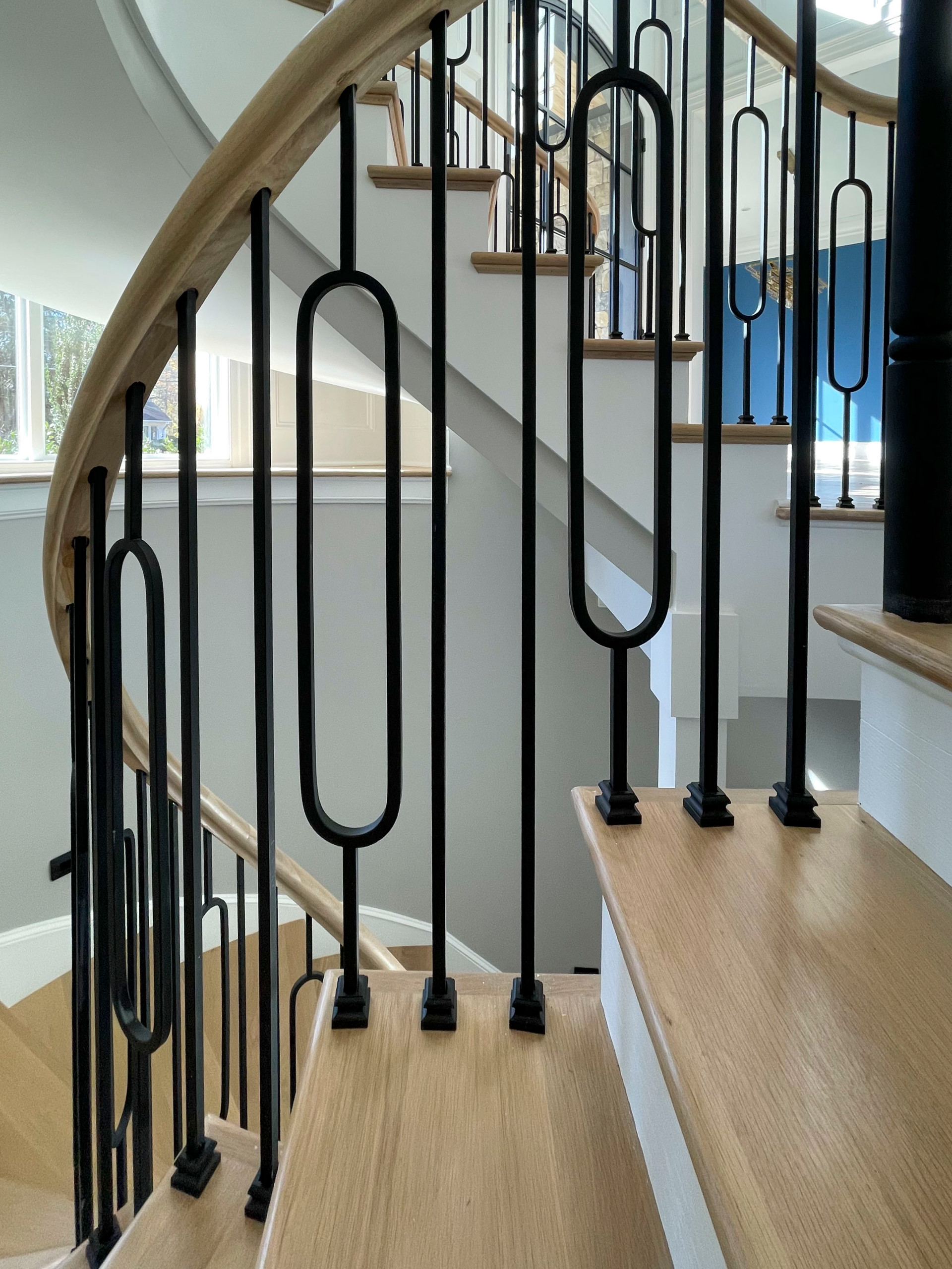 95_Remarkable and elegant floating elliptical staircase, McLean, VA 22101