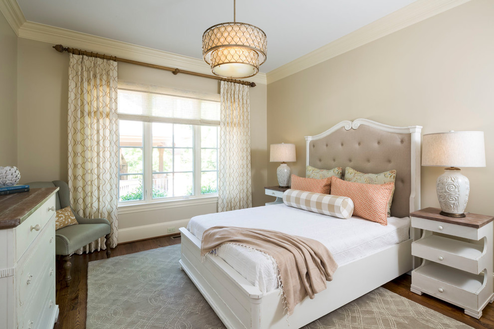 Example of a classic bedroom design in Charlotte