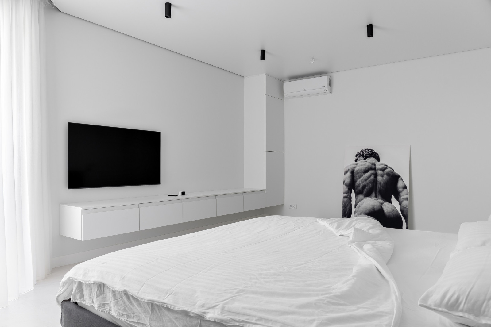 Реализация проекта трехкомнатной квартиры "ЖК на Высоте"