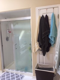 Pretty and Practical Bath/ Shower