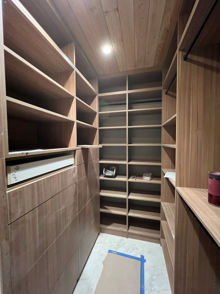Walk in closet 1