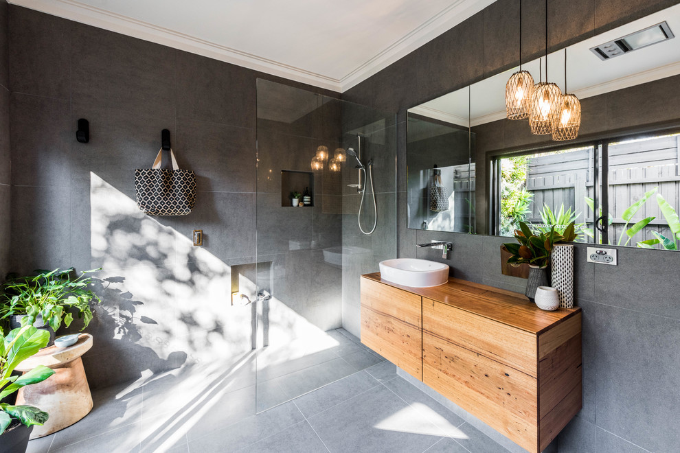 Design ideas for a contemporary bathroom in Melbourne.