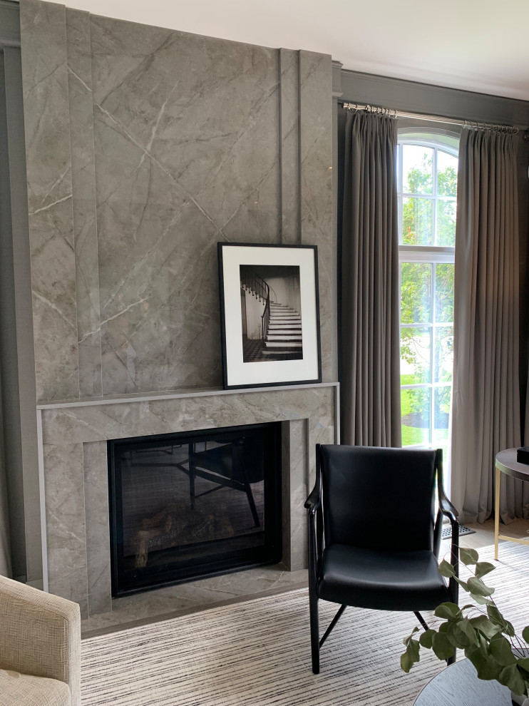 Гостиная в совеменном стиле Хай-тек в 2-х этажном доме.