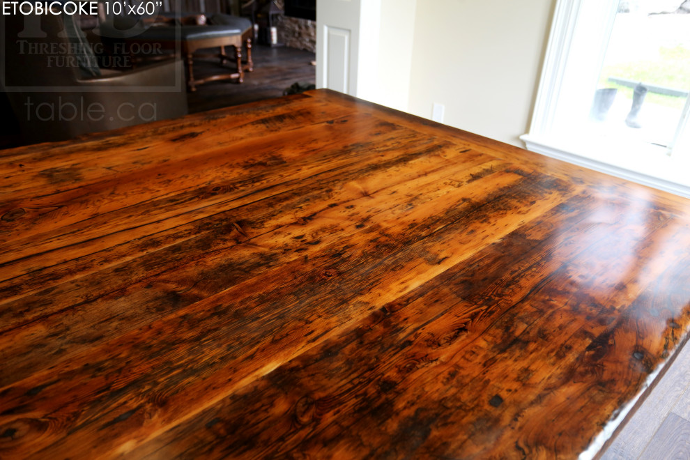 Example of a mountain style dining room design in Toronto