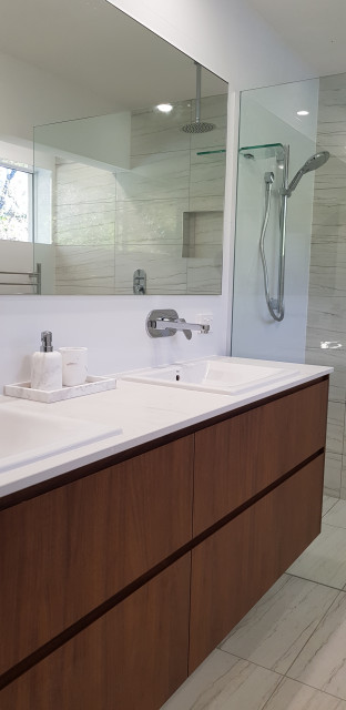 Ensuite - Scenic moderne-badevaerelse