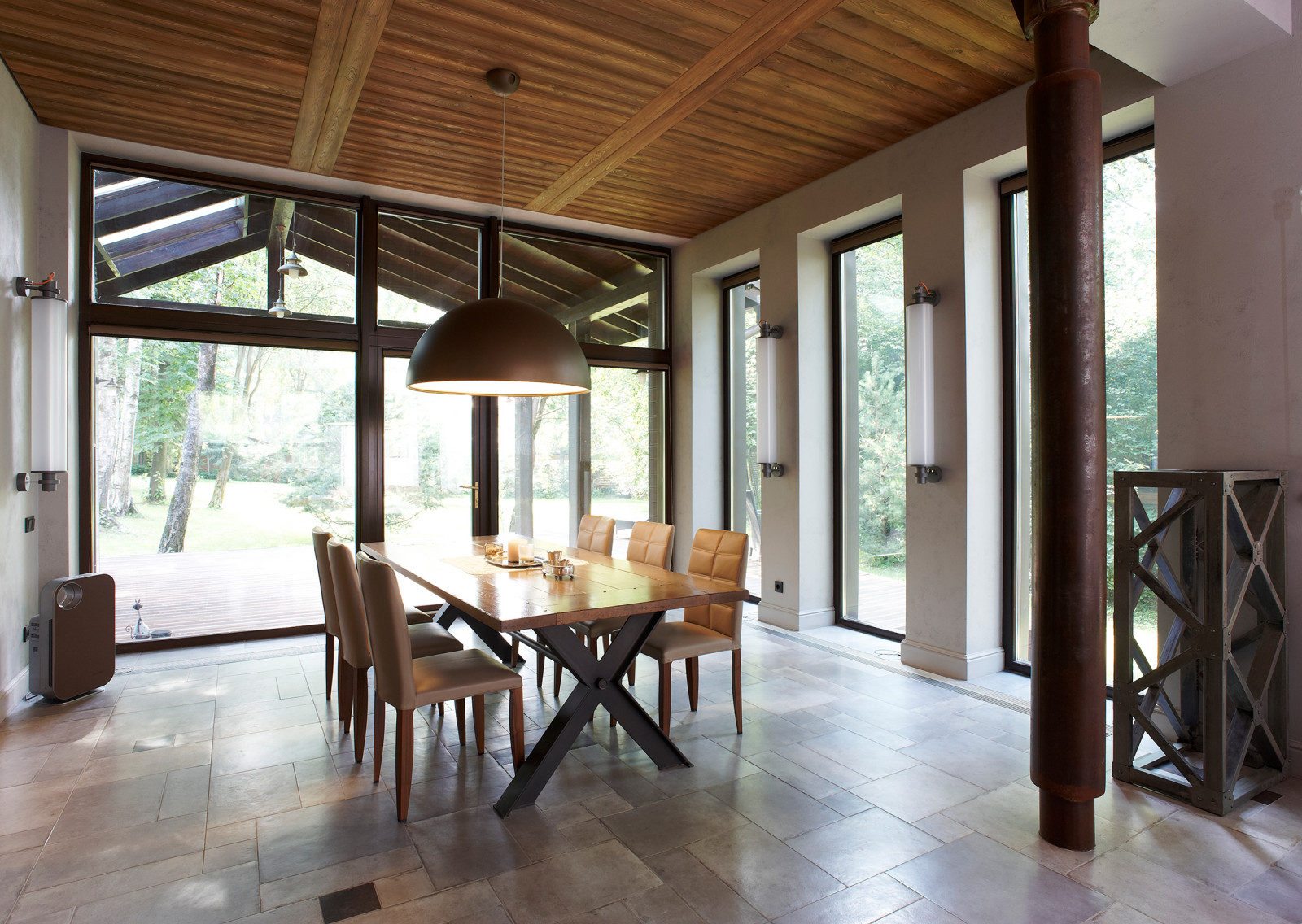 Дом на склоне