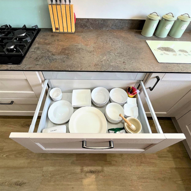 Mr & Mrs Hewitson traditional-kitchen