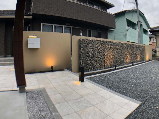Garage：KD moderno-fachada