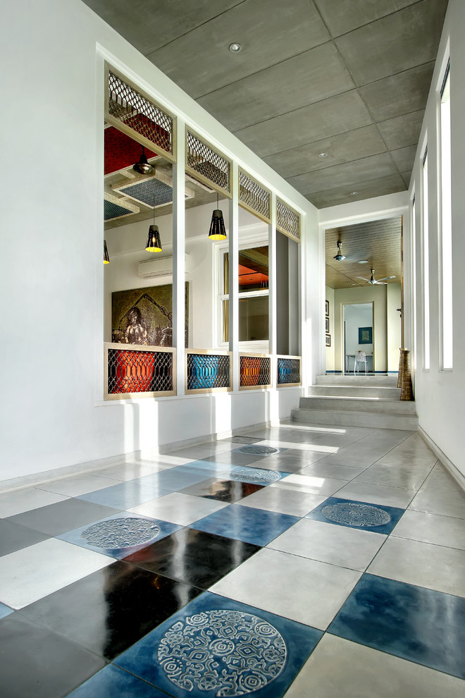 Photo of a contemporary entryway in Ahmedabad.