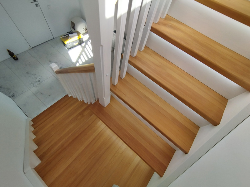 лестница с подсветкой