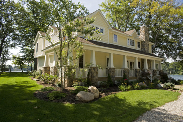 Inspiration for a traditional exterior in Grand Rapids.