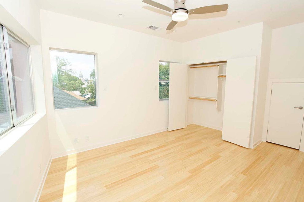 Example of a transitional home design design in Austin