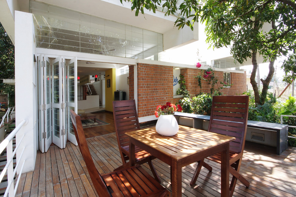 Design ideas for a contemporary patio in Bengaluru.