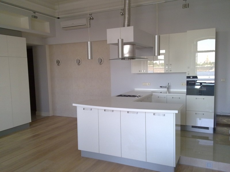 Кухня из акрилового камня