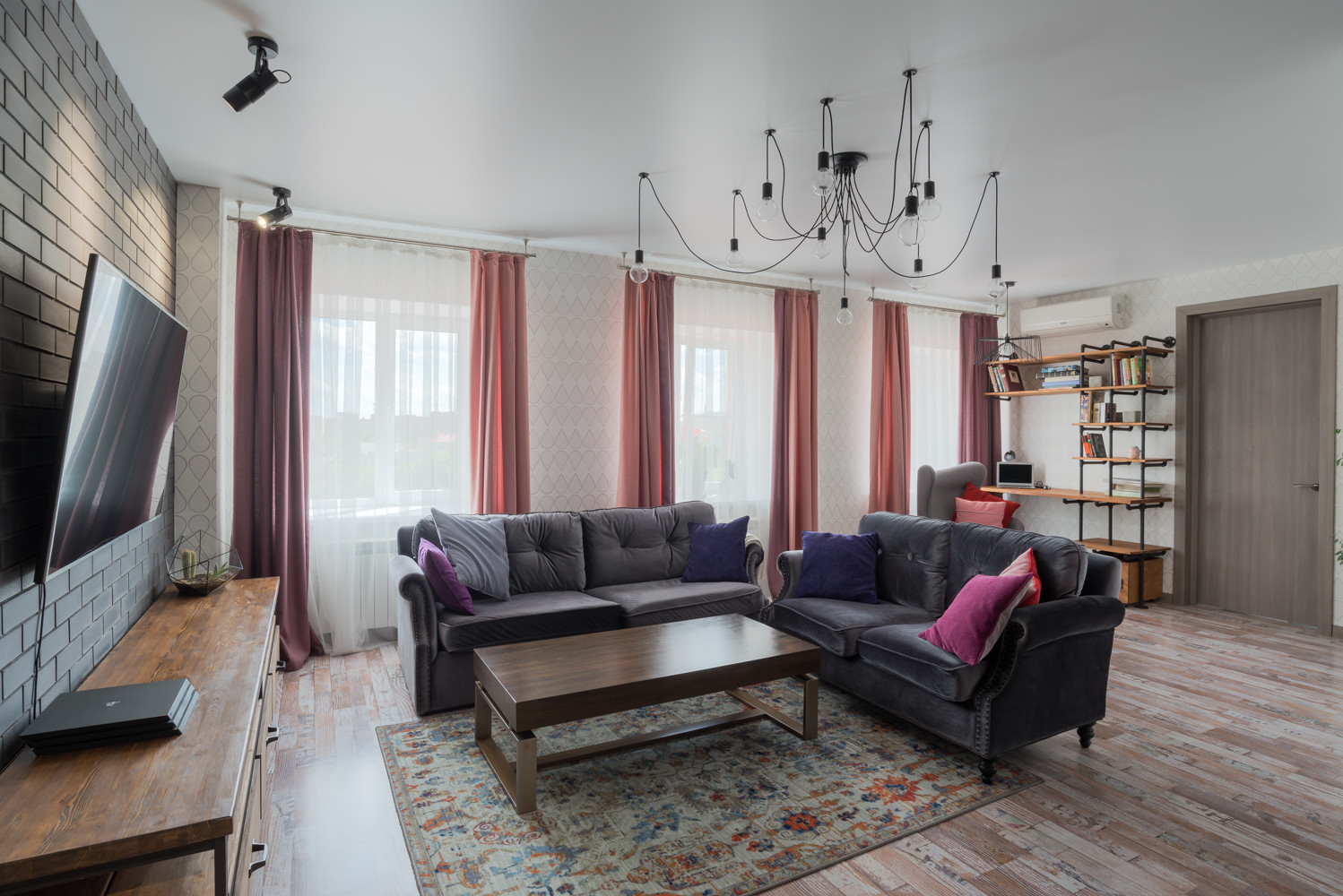 Просторная квартира в стиле лофт