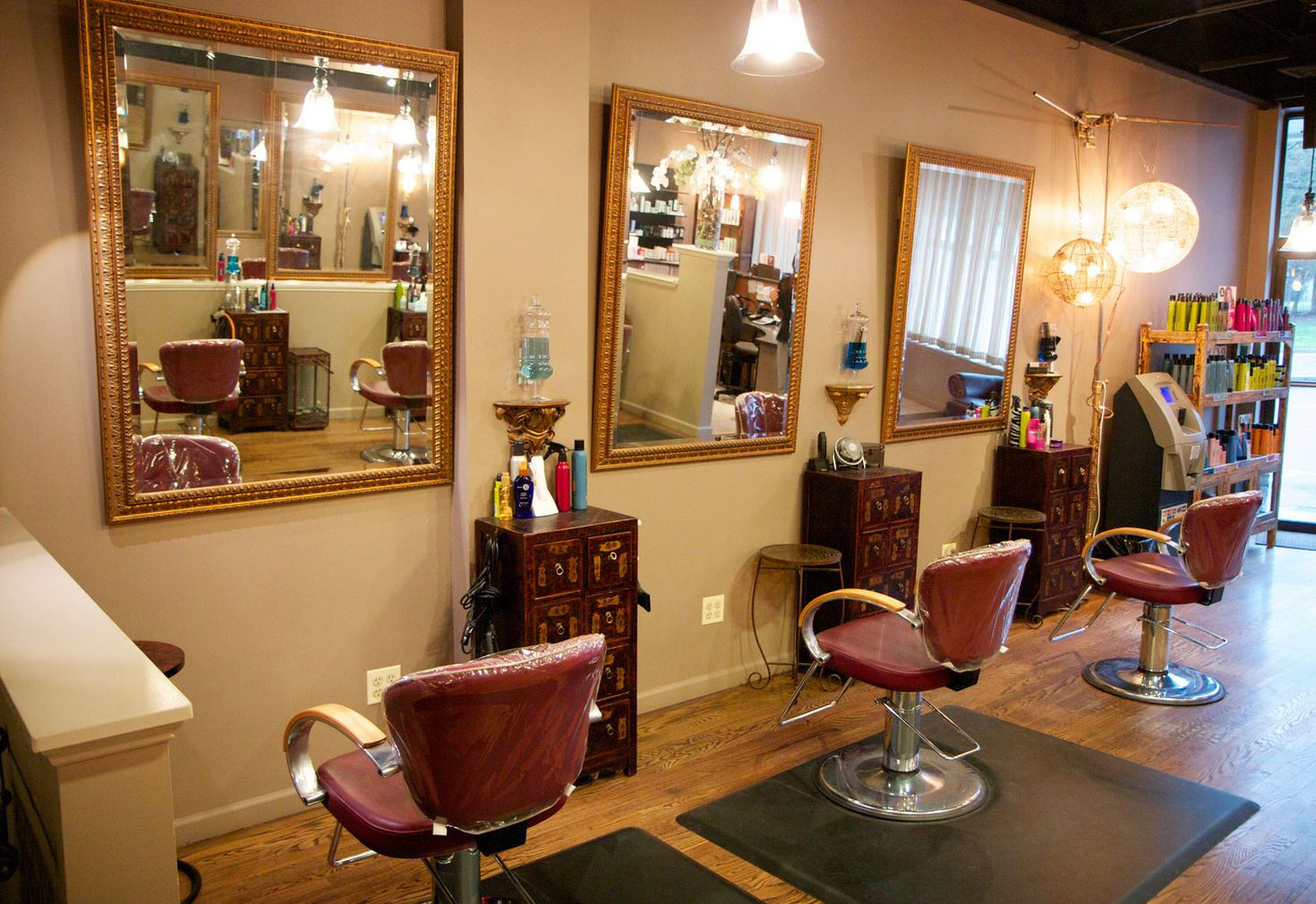 Riccio Salon