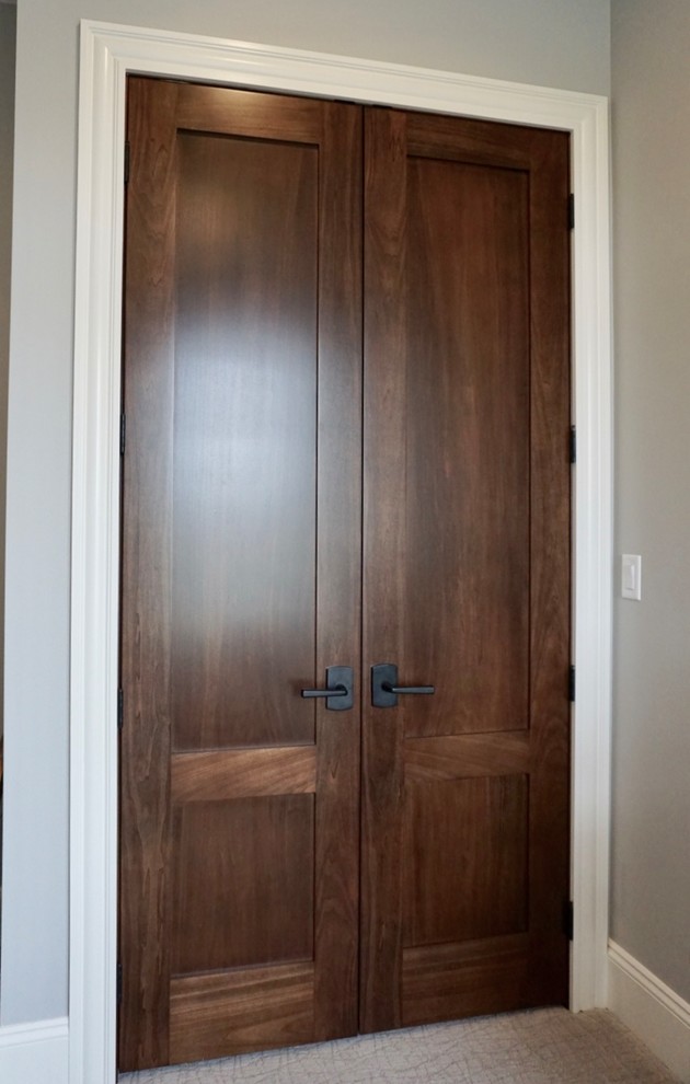 Inspiration for a transitional entryway remodel in Cedar Rapids
