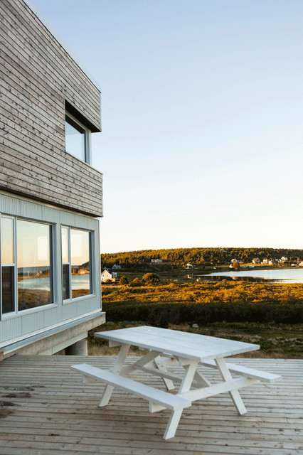 Shoebox coastal-deck