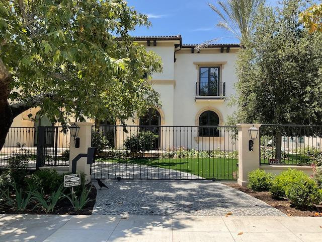 Exterior in Beverly Hills