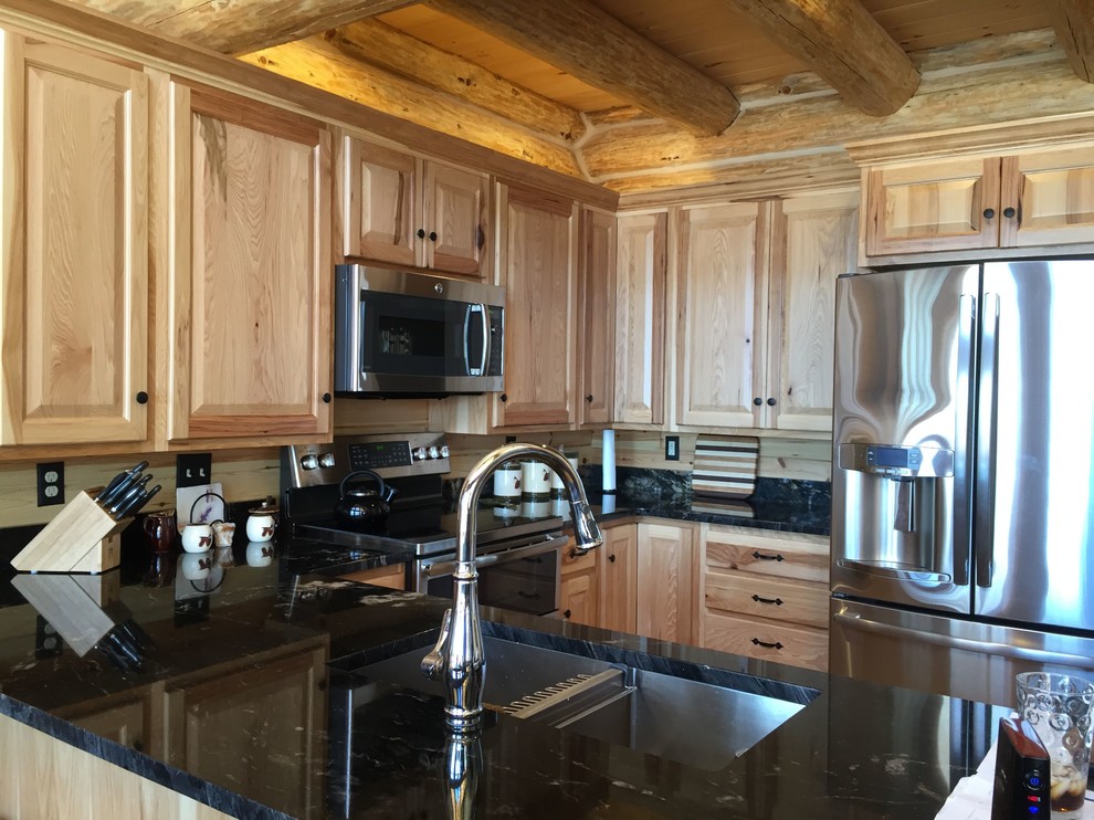 Kitchen - rustic kitchen idea
