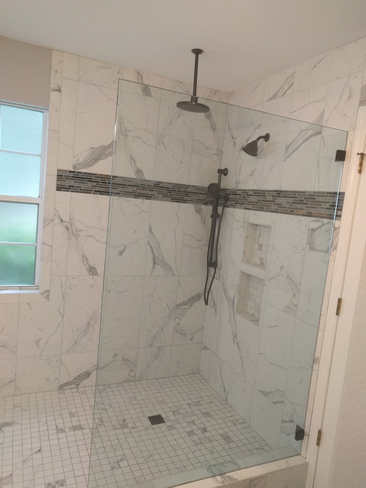 Bathroom - transitional bathroom idea