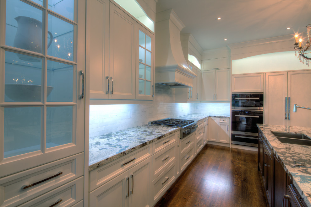 Inspiration for a large transitional kitchen remodel in Toronto
