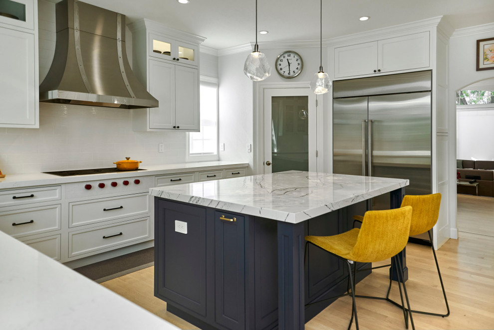 Kitchen - transitional kitchen idea in San Francisco