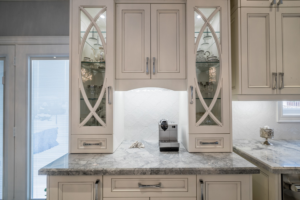 Inspiration for a transitional kitchen remodel in Toronto