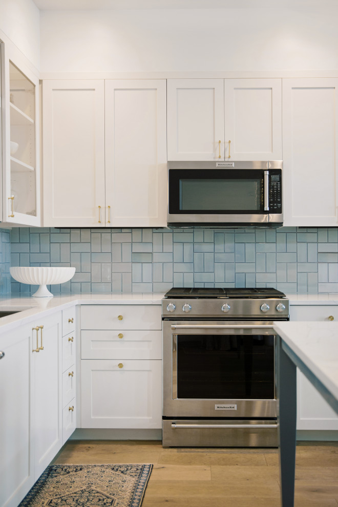 Transitional kitchen photo in Austin