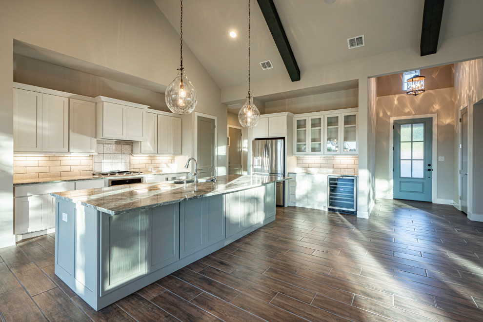 Inspiration for a transitional home design remodel in Austin