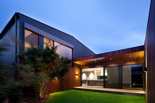 Hide & Seek House contemporary-traedaeck